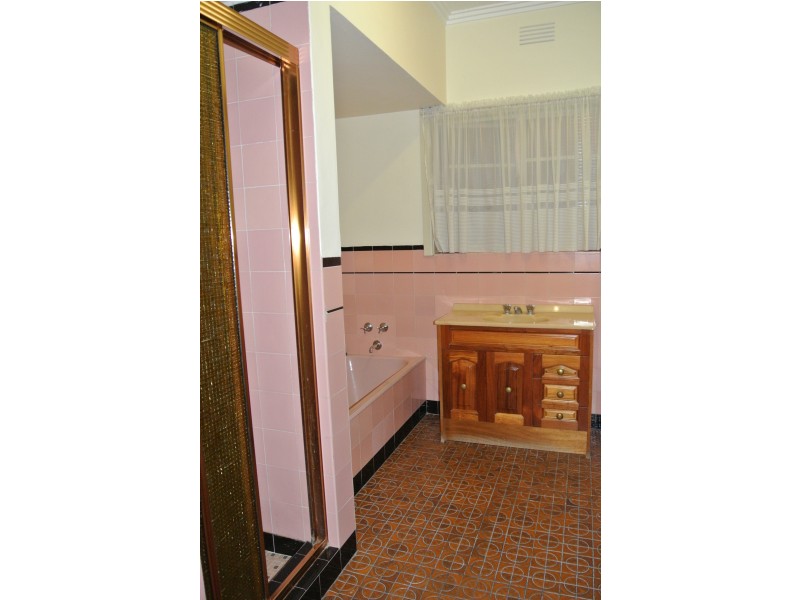 2A Newcastle Street, Preston VIC 3072