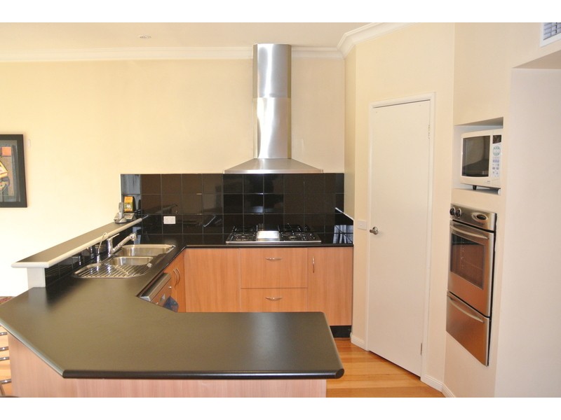 2 Wapiti Street, Maribyrnong VIC 3032