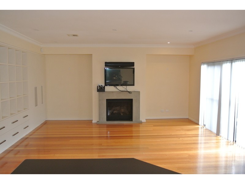 2 Wapiti Street, Maribyrnong VIC 3032