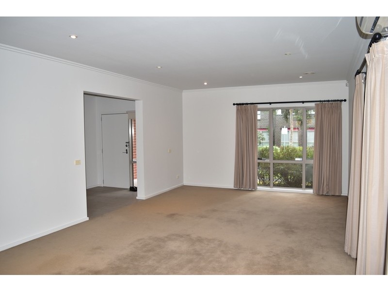 92 Parkville Avenue, Parkville VIC 3052