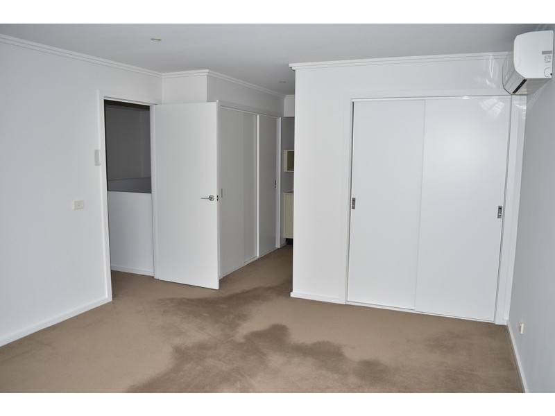 92 Parkville Avenue, Parkville VIC 3052