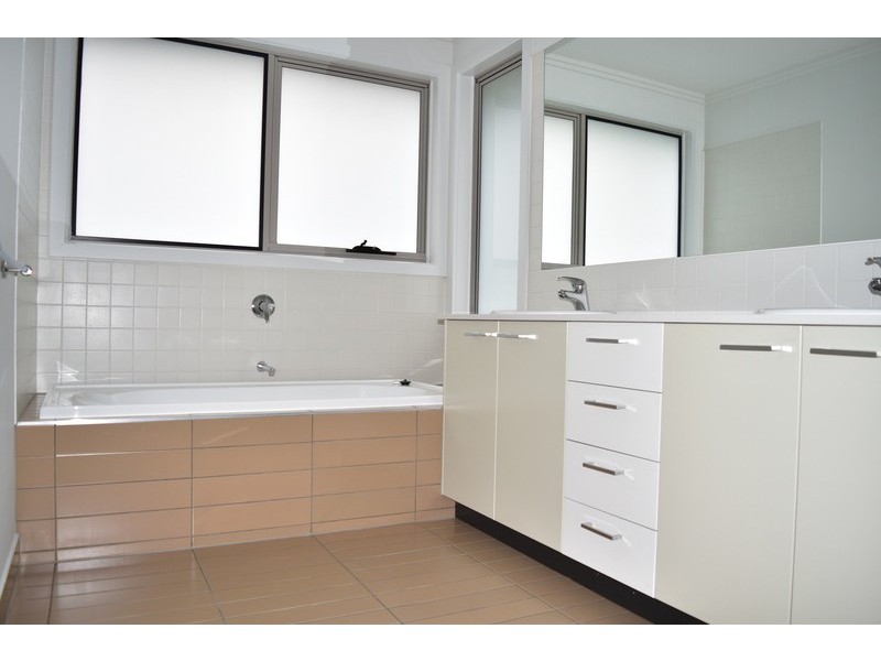 92 Parkville Avenue, Parkville VIC 3052