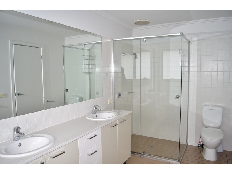 92 Parkville Avenue, Parkville VIC 3052