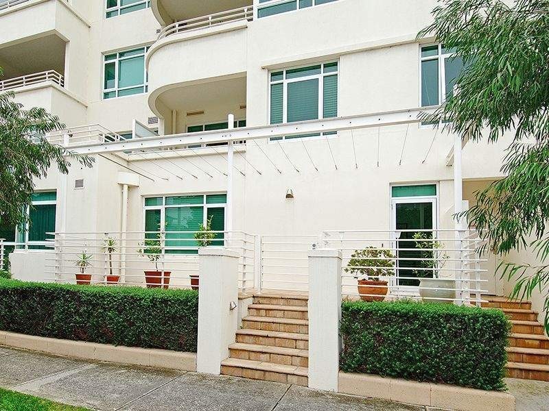 1/36 Danks Street, Port Melbourne VIC 3207