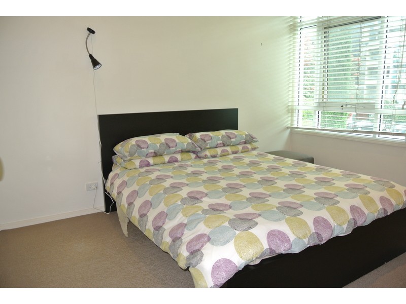 1/36 Danks Street, Port Melbourne VIC 3207