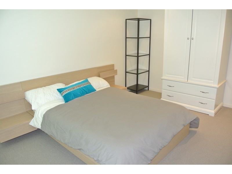 1/36 Danks Street, Port Melbourne VIC 3207