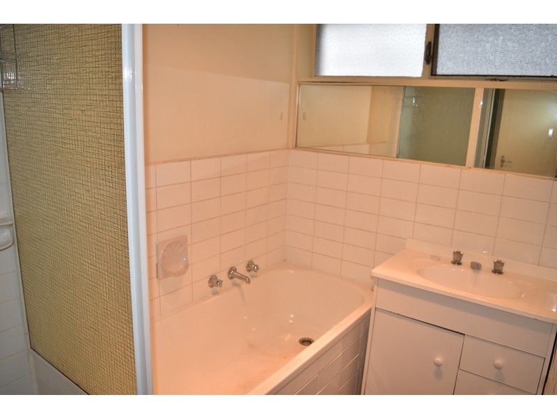 4/76 Albion Street, Essendon VIC 3040