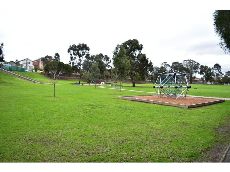 4/76 Albion Street, Essendon VIC 3040