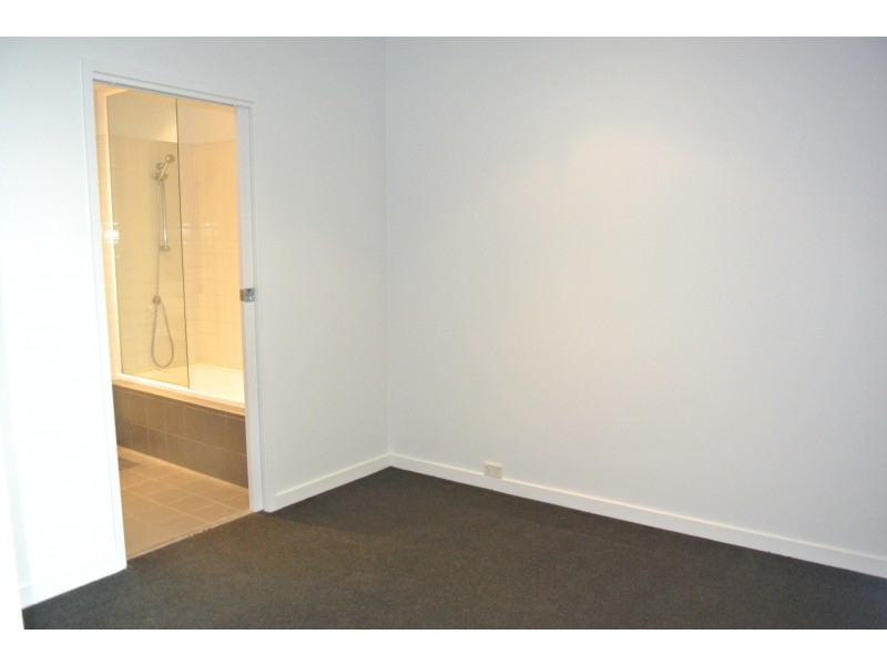 906/166 Wellington Parade, East Melbourne VIC 3002