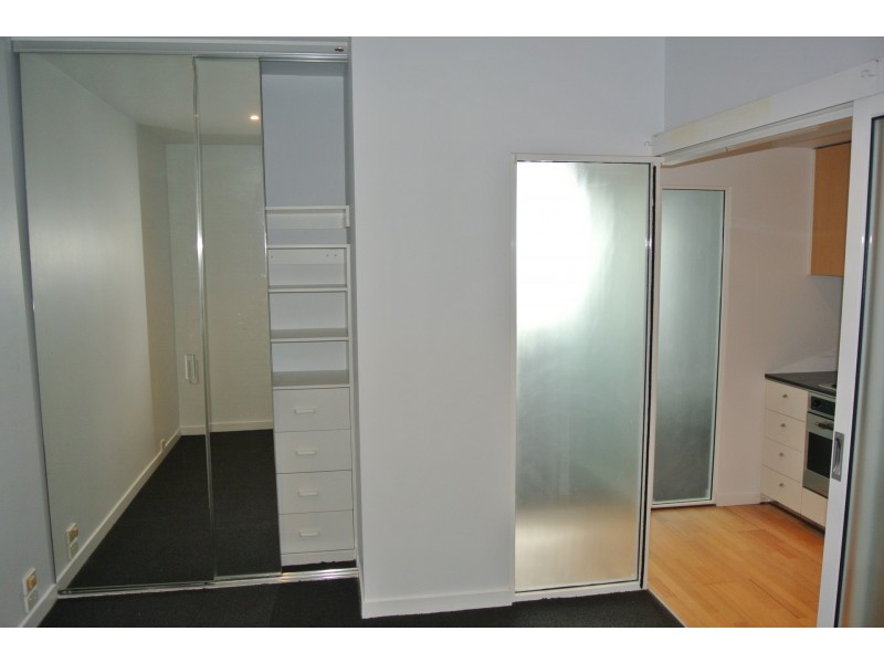 906/166 Wellington Parade, East Melbourne VIC 3002