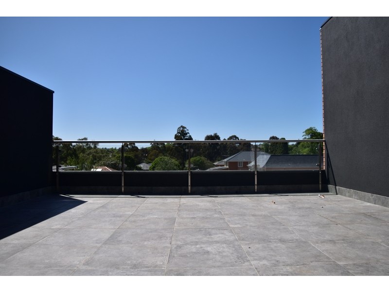 4/1042 Burke Road, Kew VIC 3101