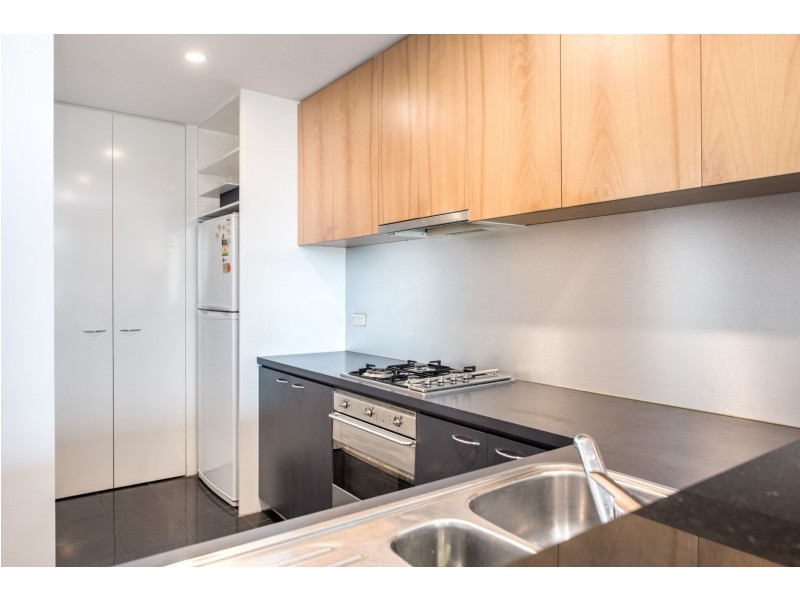 103/62 Beach Street, Port Melbourne VIC 3207