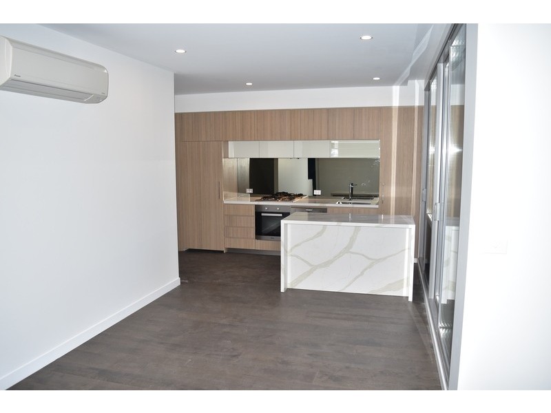 1/5 Grosvenor street, Doncaster VIC 3108