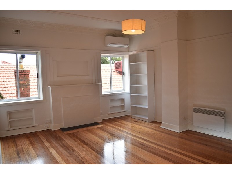 3/2  Bluff Avenue, Elwood VIC 3184