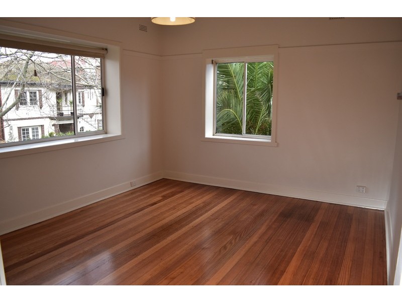 3/2  Bluff Avenue, Elwood VIC 3184