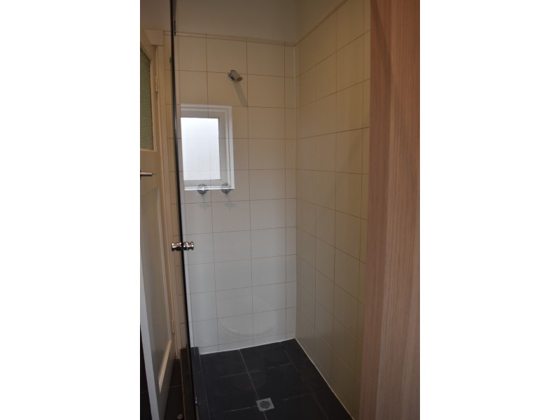 3/2  Bluff Avenue, Elwood VIC 3184