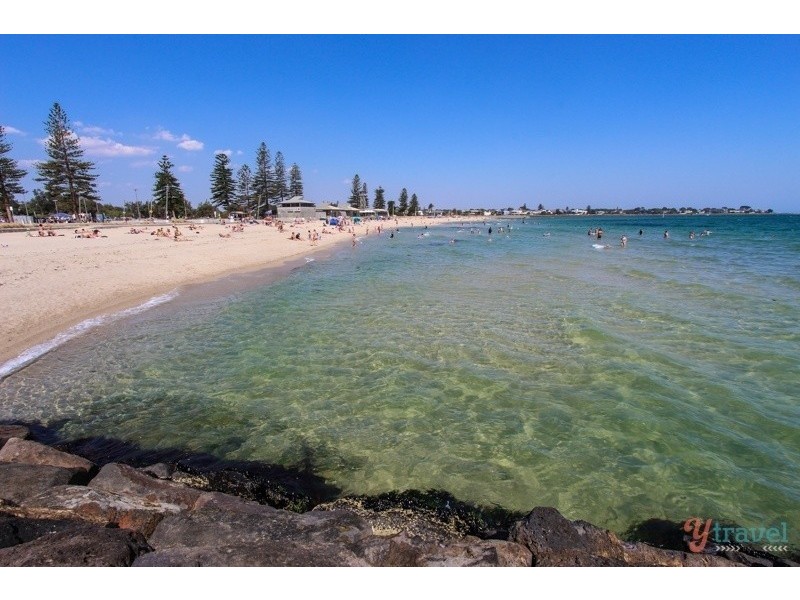 3/2  Bluff Avenue, Elwood VIC 3184