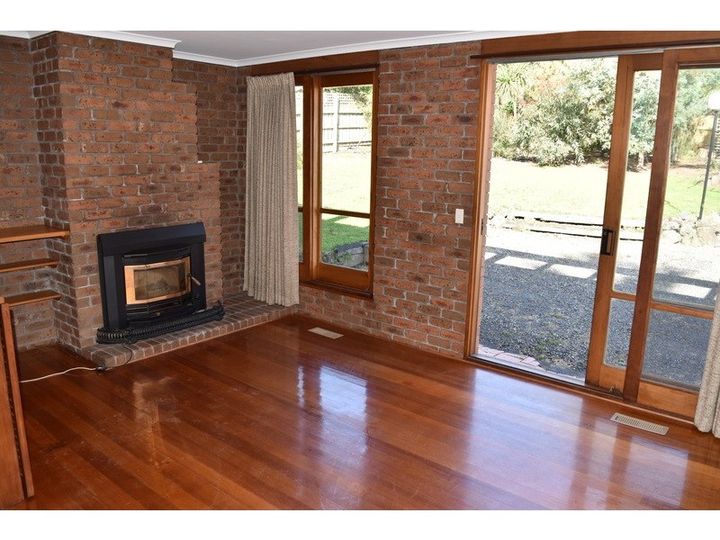 8 Munro Street, Mitcham VIC 3132