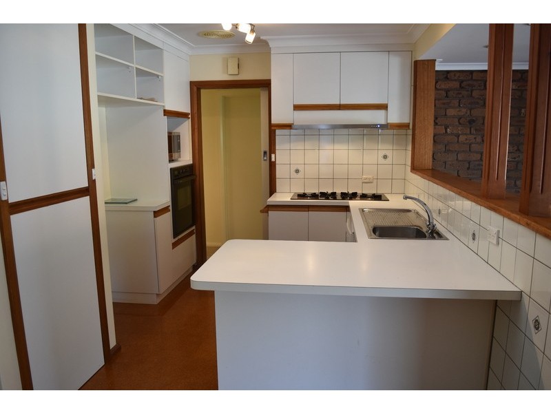 8 Munro Street, Mitcham VIC 3132