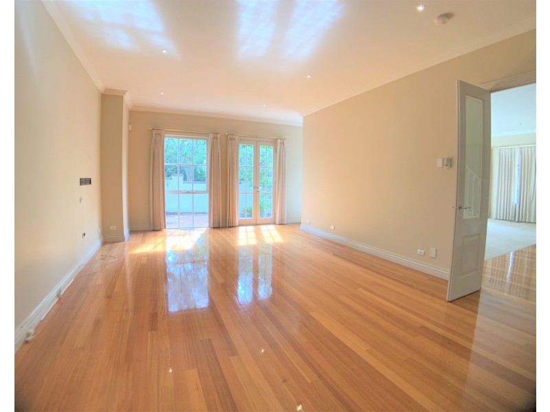 1/4 Halley Avenue, Camberwell VIC 3124