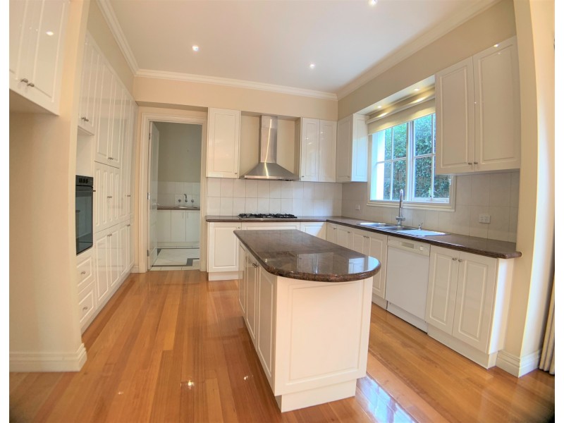 1/4 Halley Avenue, Camberwell VIC 3124