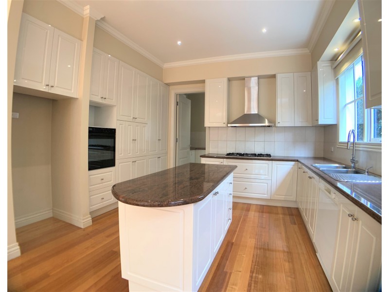 1/4 Halley Avenue, Camberwell VIC 3124