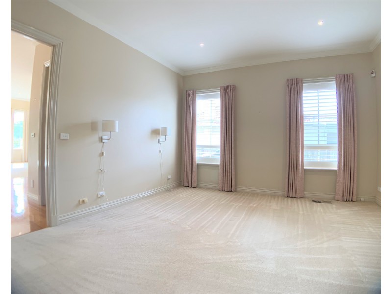 1/4 Halley Avenue, Camberwell VIC 3124