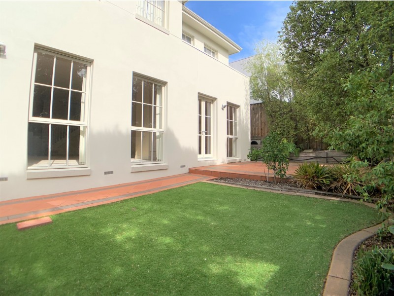 1/4 Halley Avenue, Camberwell VIC 3124