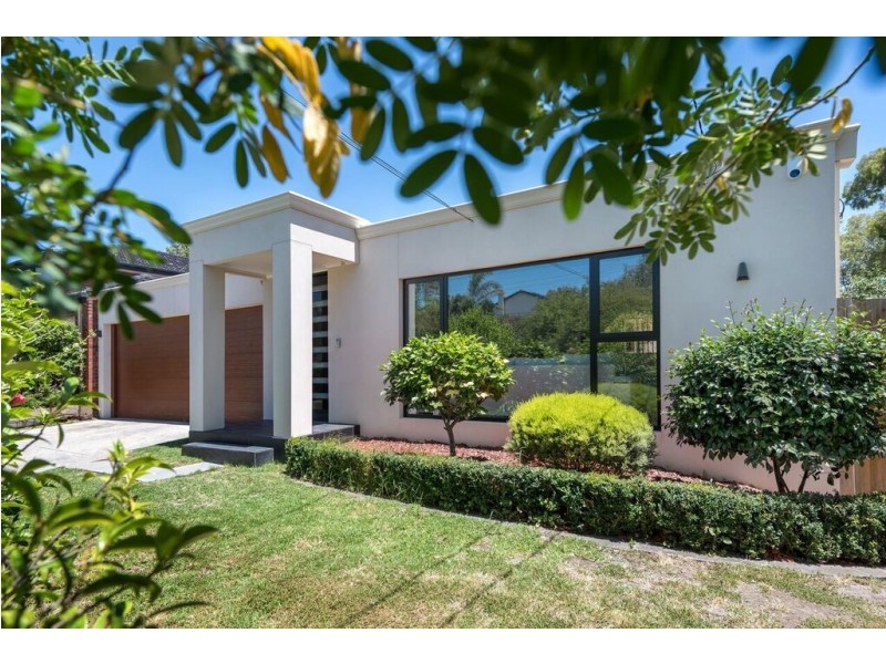 11 Palmerston Avenue, Templestowe Lower VIC 3107