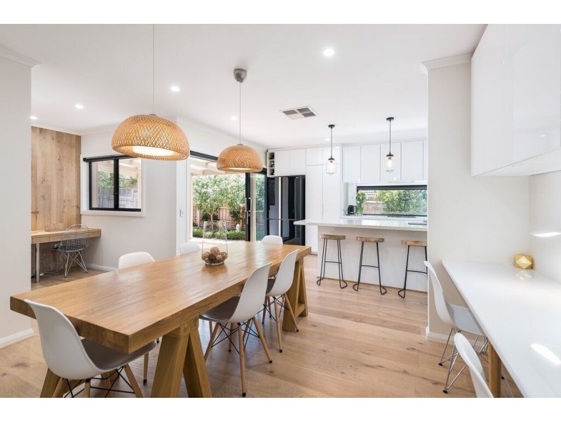 11 Palmerston Avenue, Templestowe Lower VIC 3107