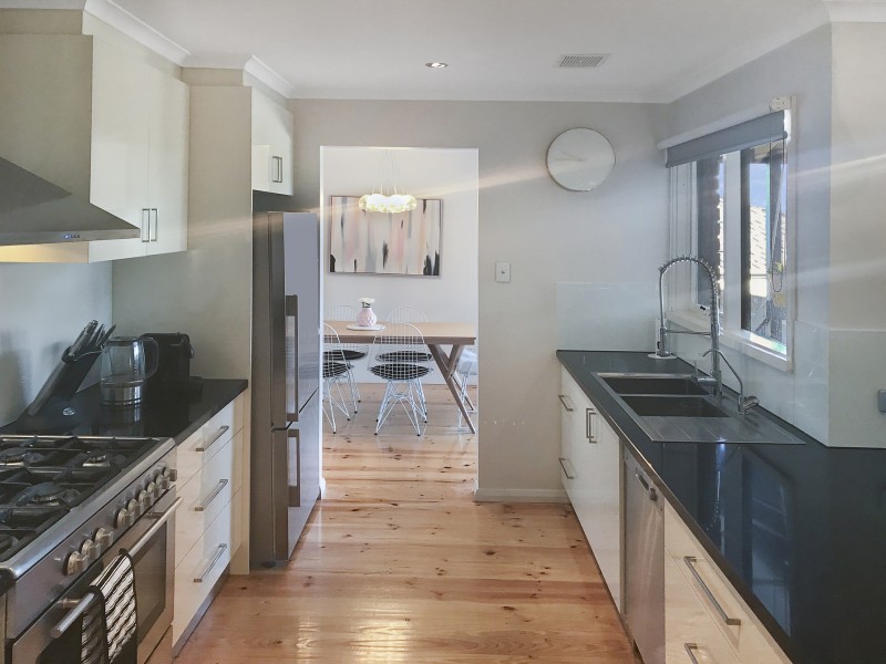 10 Harvey Place, Endeavour Hills VIC 3802