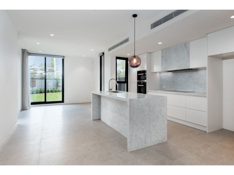 1C Mangarra Road, Canterbury VIC 3126