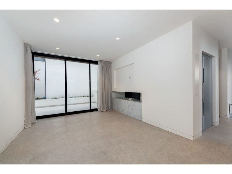 1C Mangarra Road, Canterbury VIC 3126