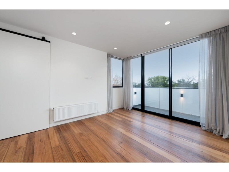 1C Mangarra Road, Canterbury VIC 3126