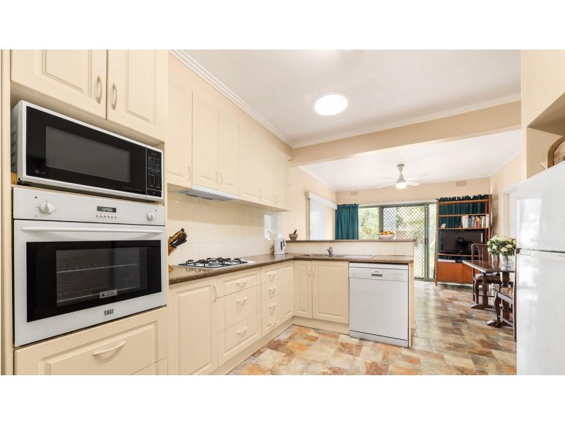 18 Ayr Street, Blackburn South VIC 3130