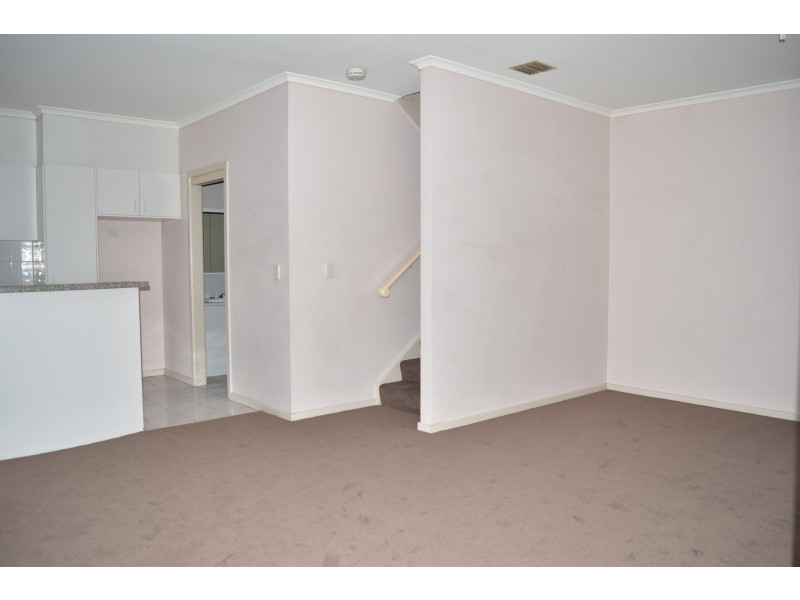 1 Scarborough Square, Mont Albert North VIC 3129
