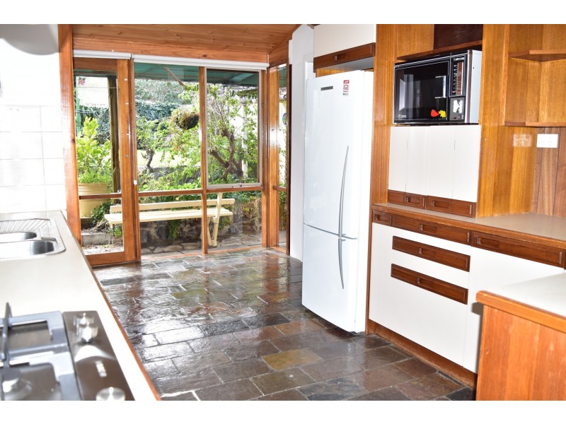 8 Fletcher Parade, Burwood VIC 3125