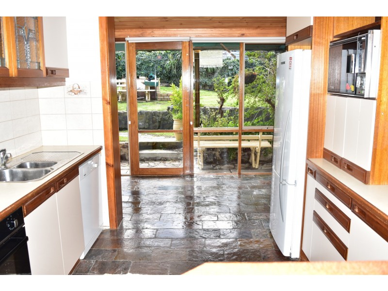 8 Fletcher Parade, Burwood VIC 3125