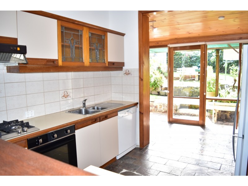 8 Fletcher Parade, Burwood VIC 3125