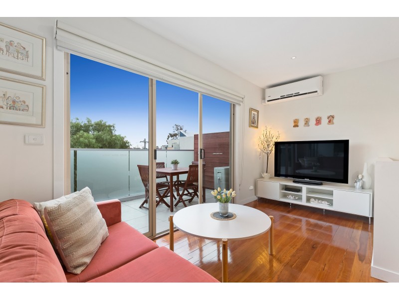 1/17 Martin Street, St Kilda VIC 3182
