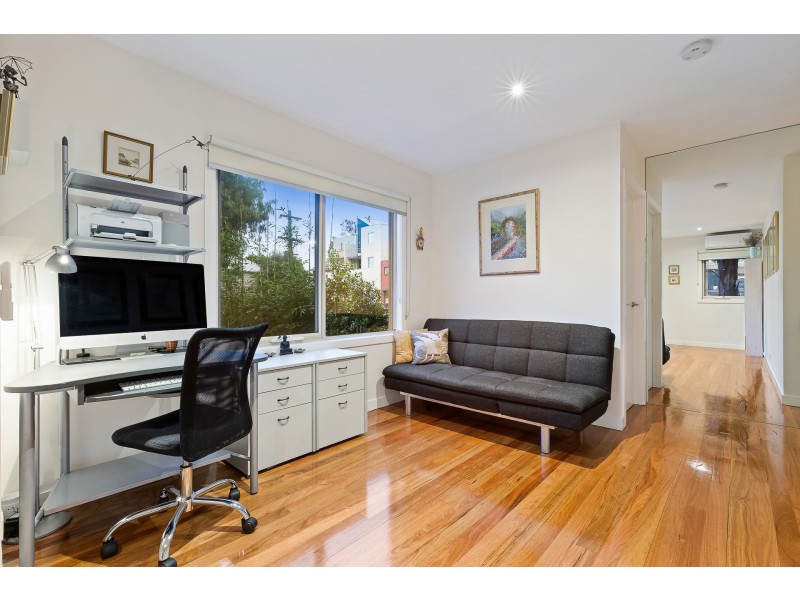 1/17 Martin Street, St Kilda VIC 3182