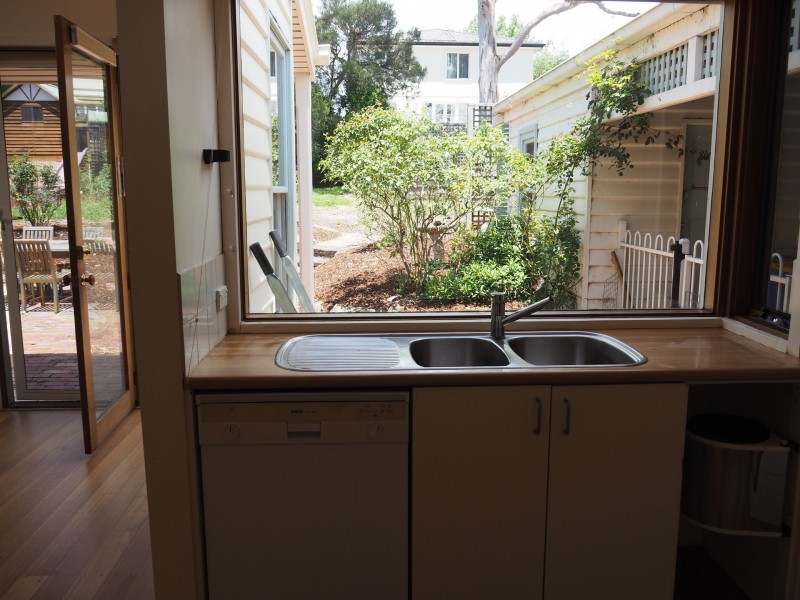 8 Rosedale Road, Glen Iris VIC 3146