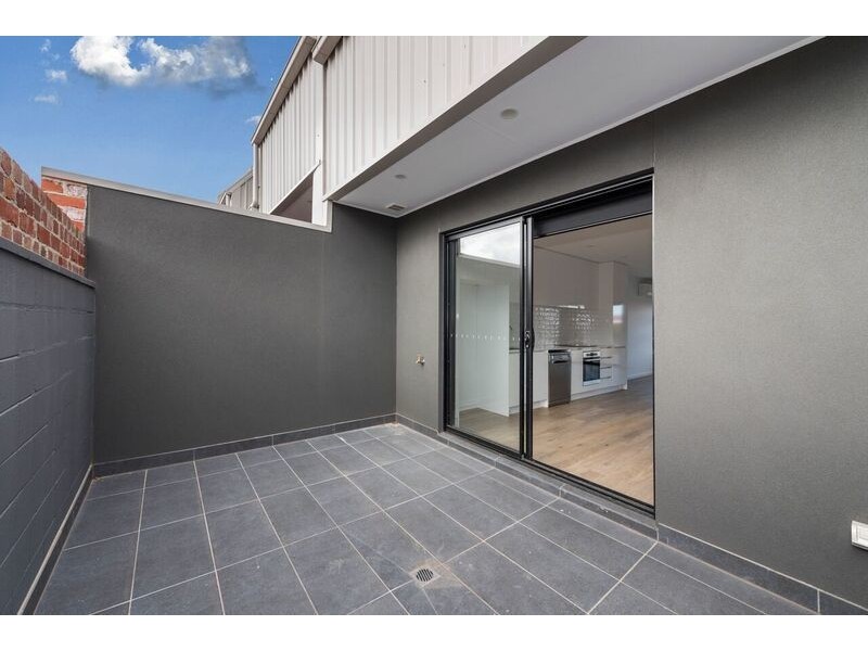 38 Sylvester Grove, Preston VIC 3072
