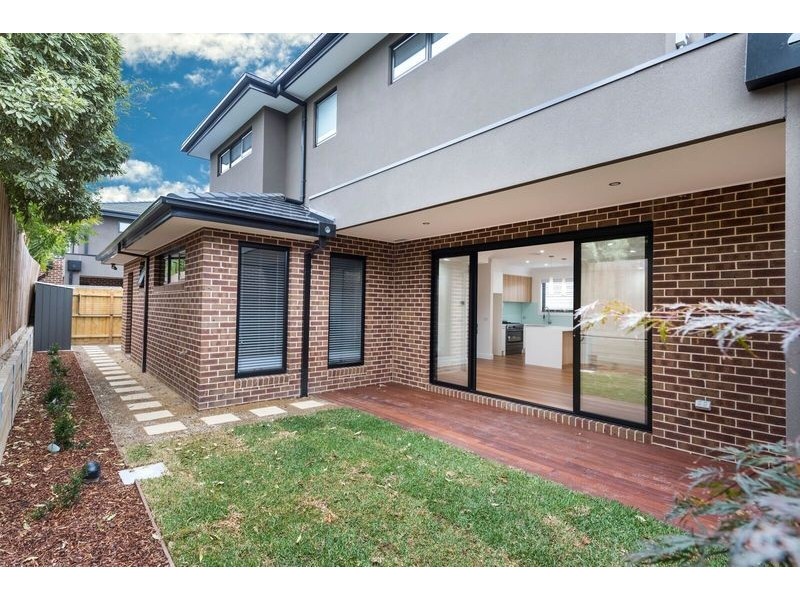 2/7 Burroughs Road, Balwyn VIC 3103