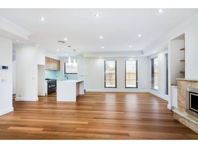 2/7 Burroughs Road, Balwyn VIC 3103