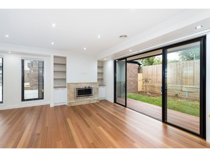 2/7 Burroughs Road, Balwyn VIC 3103