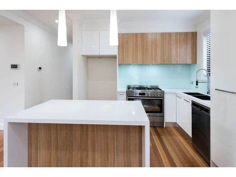 2/7 Burroughs Road, Balwyn VIC 3103