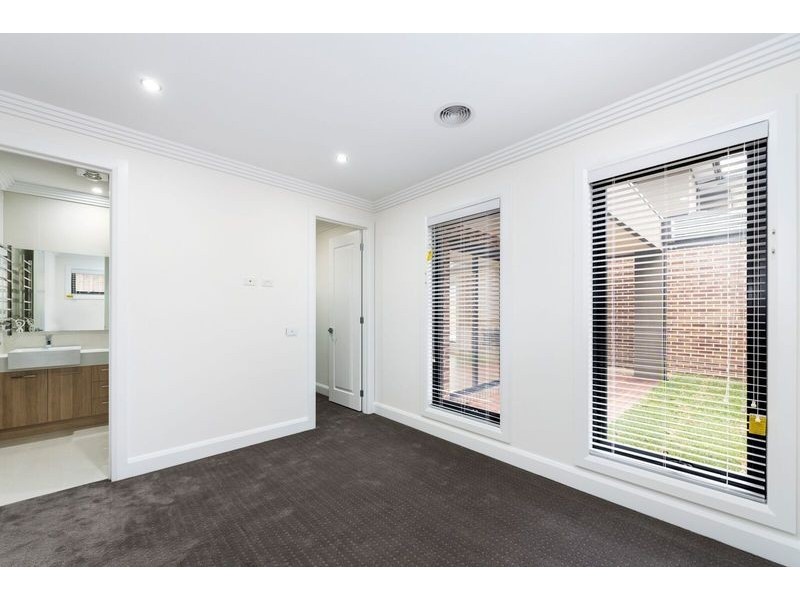 2/7 Burroughs Road, Balwyn VIC 3103