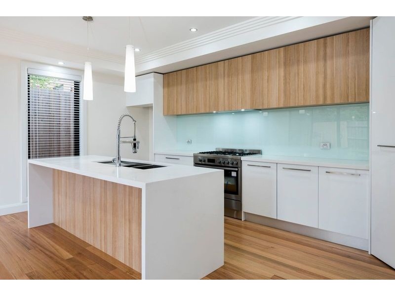 4/7 Burroughs Road, Balwyn VIC 3103