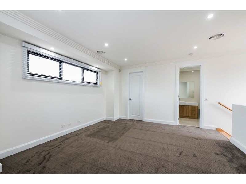 4/7 Burroughs Road, Balwyn VIC 3103